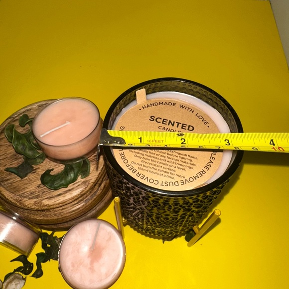 FUZZY PATCHOULI, MAHOGANY COCONUT SHEA BUTTER @SCENT_UNLEASHED SCENTED CANDLES - Picture 4 of 6